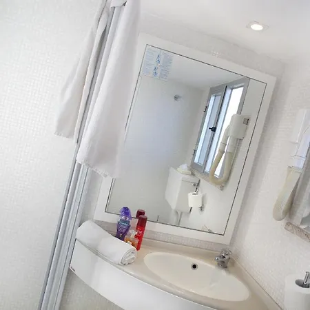 克罗齐德尔苏德酒店 3* 里米尼